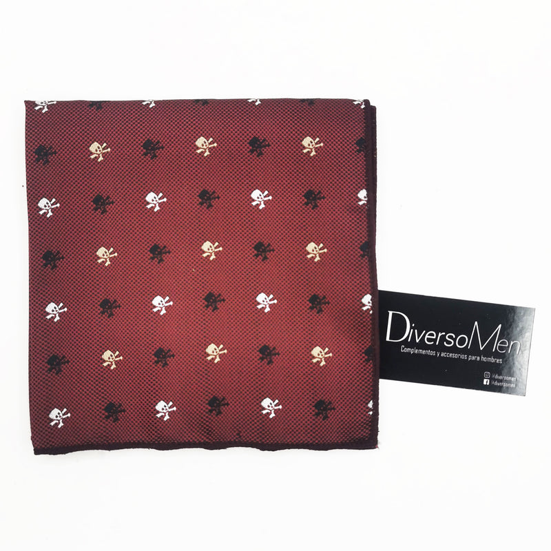 Pañuelo burdeos con calaveras piratas negras y beige - DiversoMen