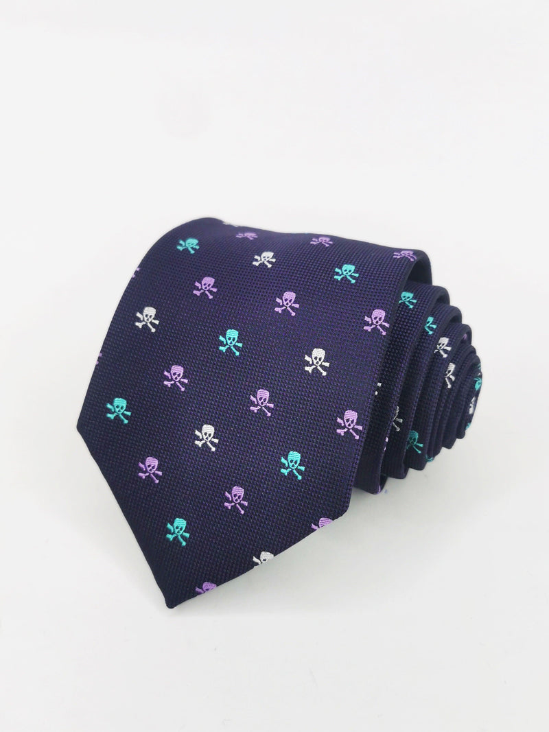 Corbata morada con calaveras piratas lilas y celestes - DiversoMen