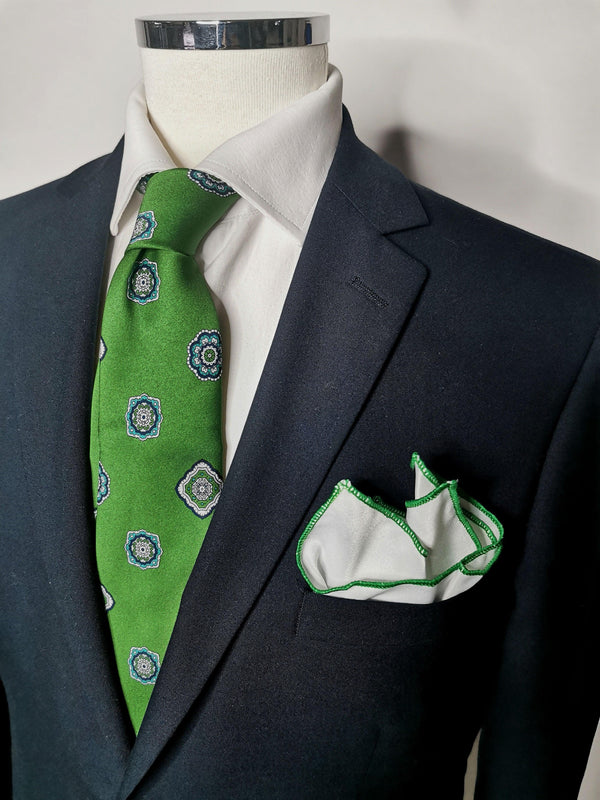 Corbata verde claro con rosetas azules y verde agua - DiversoMen