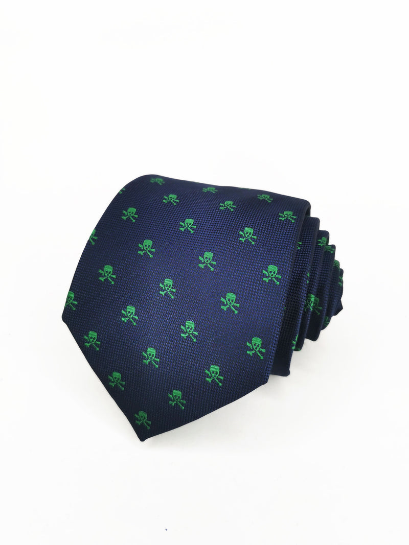 Corbata azul marino con calaveras piratas verdes