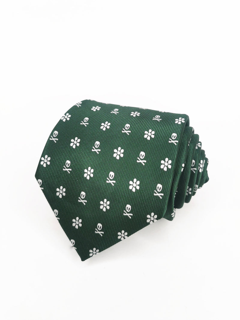 Corbata verde calaveras piratas y flores blancas